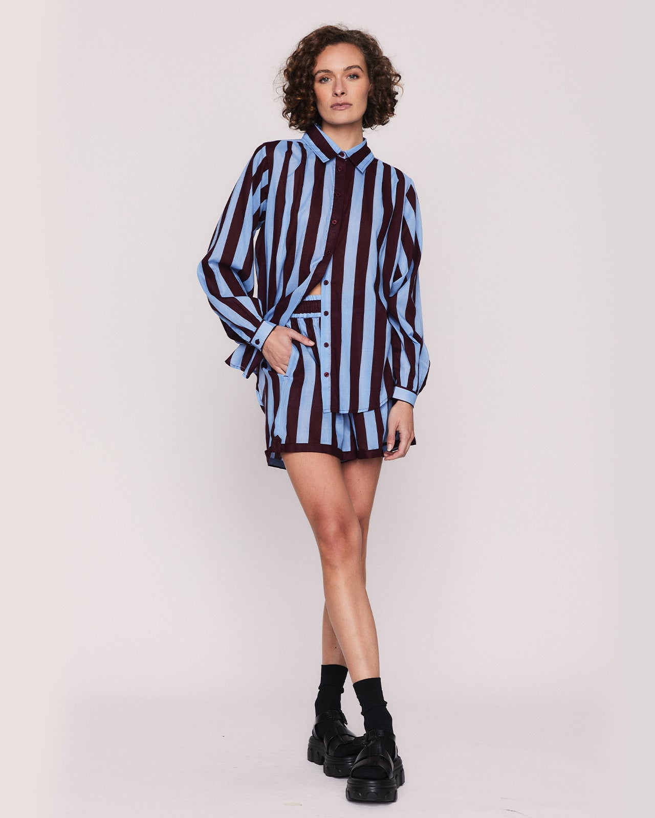 HANNAH CUFFED SHORTS IN BLUE STRIPE
