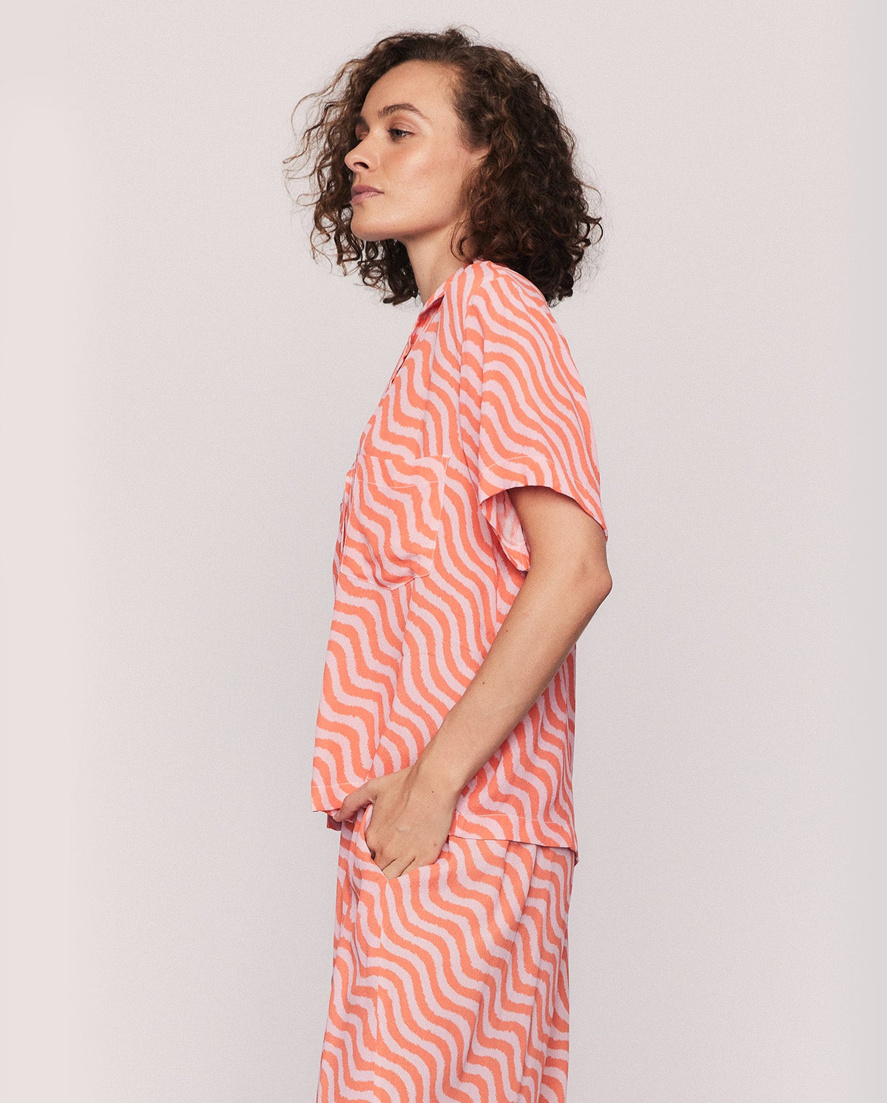 CAROL SHORT SLEEVE SHIRT IN CAMELLIA