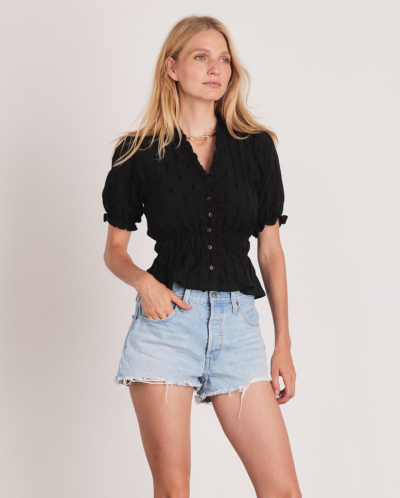KAREN SHORT SLEEVE BLOUSE IN BLACK
