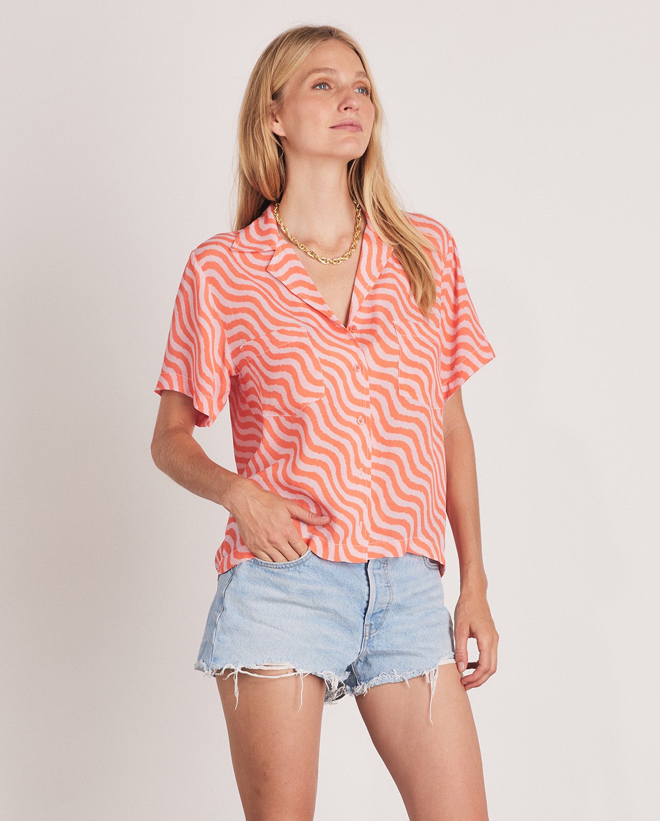 CAROL SHORT SLEEVE SHIRT IN CAMELLIA