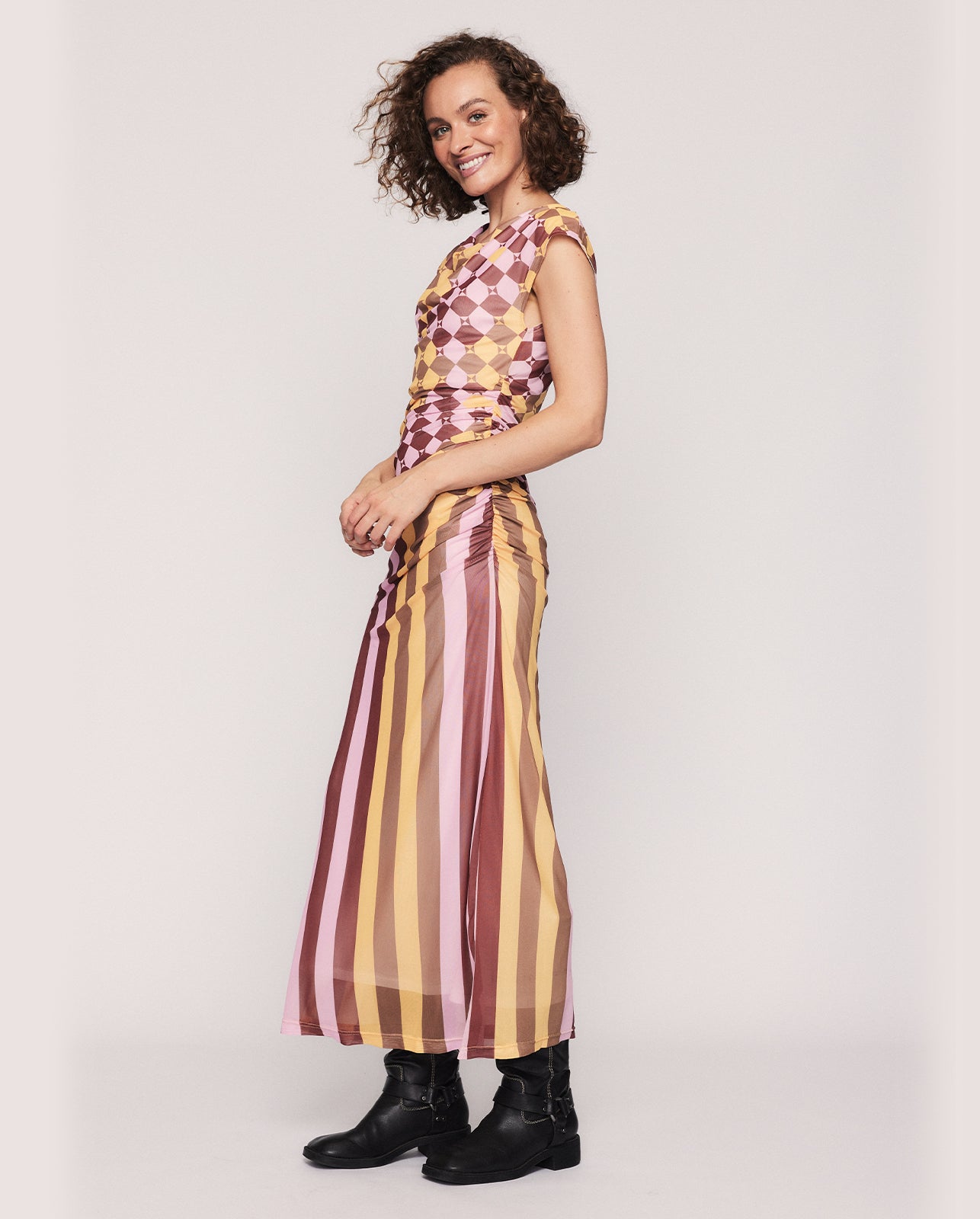 IKE DRESS IN BARN RED